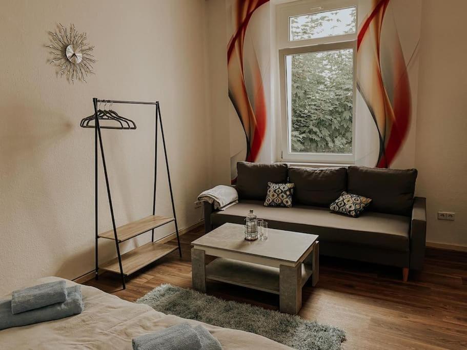 Unser Sonniges Apartment Mit Wlan, Netflix, Xbox Magdeburg Exterior photo